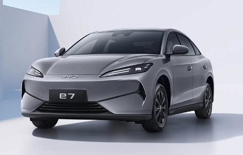 比亚迪e7上市定位中型车性价比之王