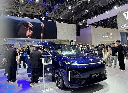 深蓝s09参数配置新车价格补贴后20.49万-27.49万元