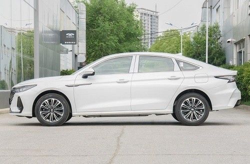 奇瑞风云A8新增车型上市新车价格售价7.99-9.39万元