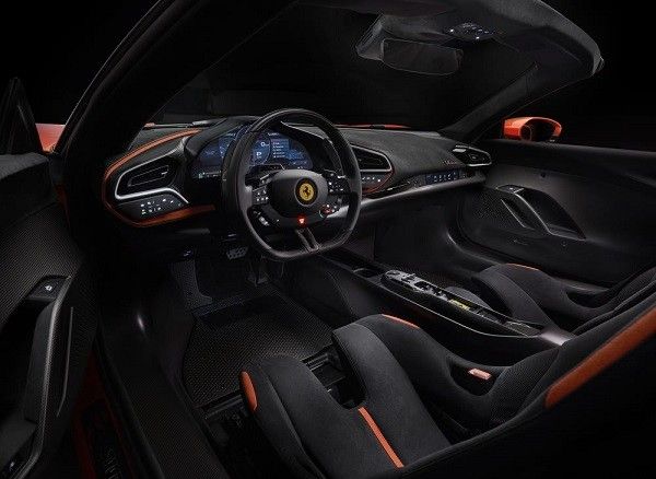 法拉利296赛道版国内上市售价398.88万元和439.88万元