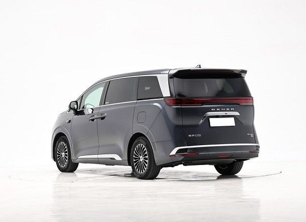 腾势D9第25万台量产车正式下线 新车价格33.98-46.98万元