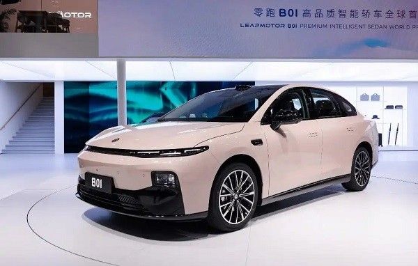 零跑b01落地价2025款价格多少钱